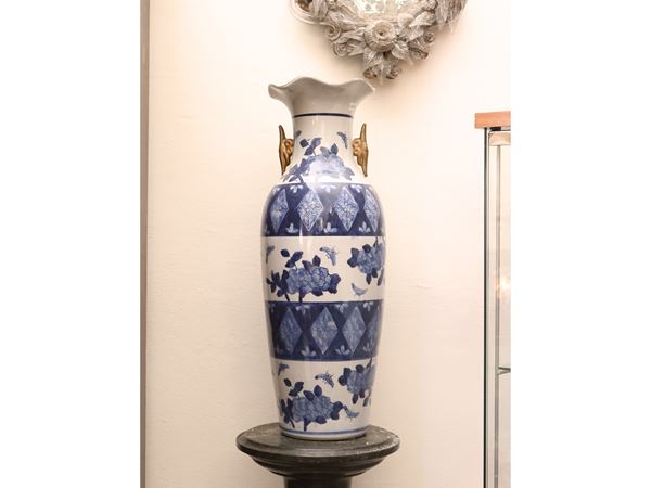 Large oriental porcelain vase