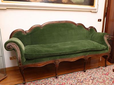 Divano in Noce