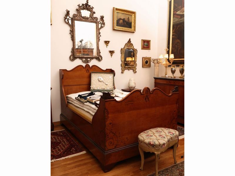 Letto Singolo a Barca Impiallacciato in Acero, Carlo X