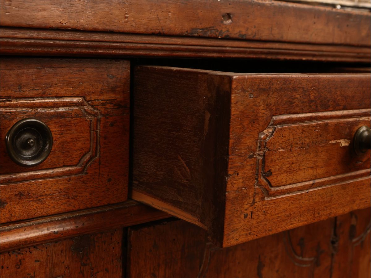 Credenza Rustica in Noce