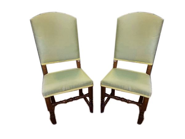 Pair of walnut high chairs  - Auction A florentine house. Between tradition and modernity Collection, paintings and furnishing - III - - Maison Bibelot - Casa d'Aste Firenze - Milano