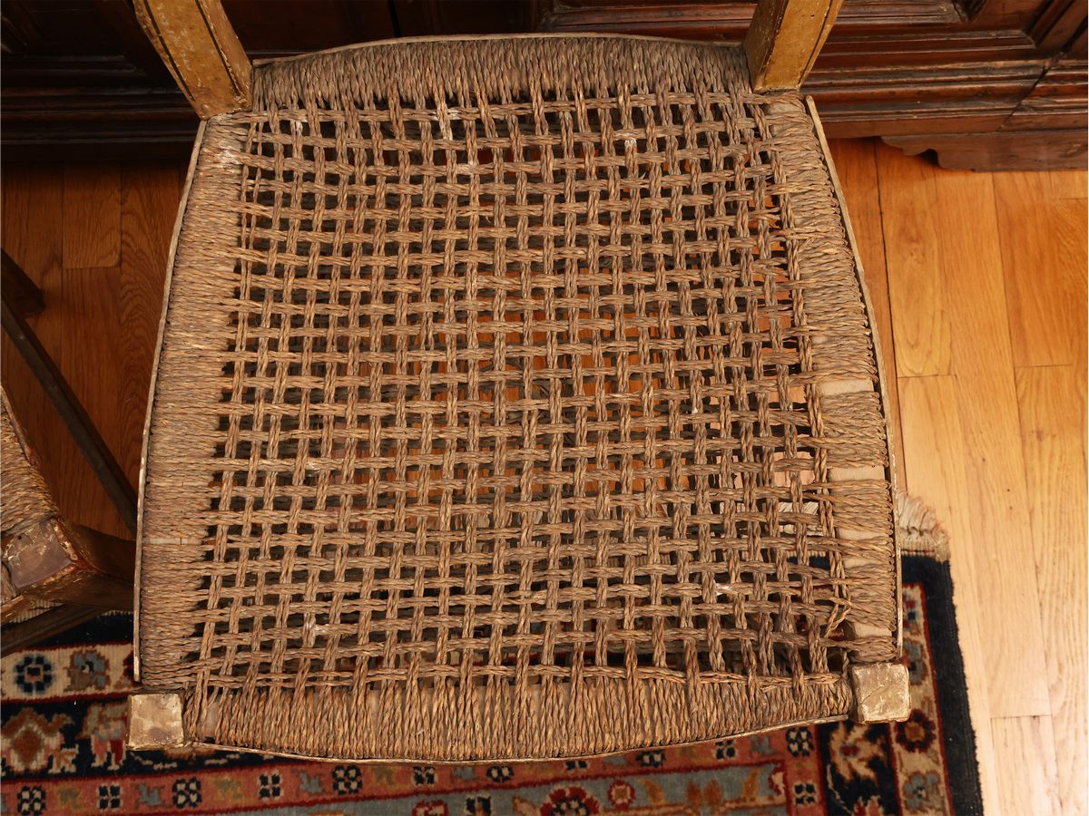 Coppia di Sedie Laccate e Decorate Ad Arte Povera