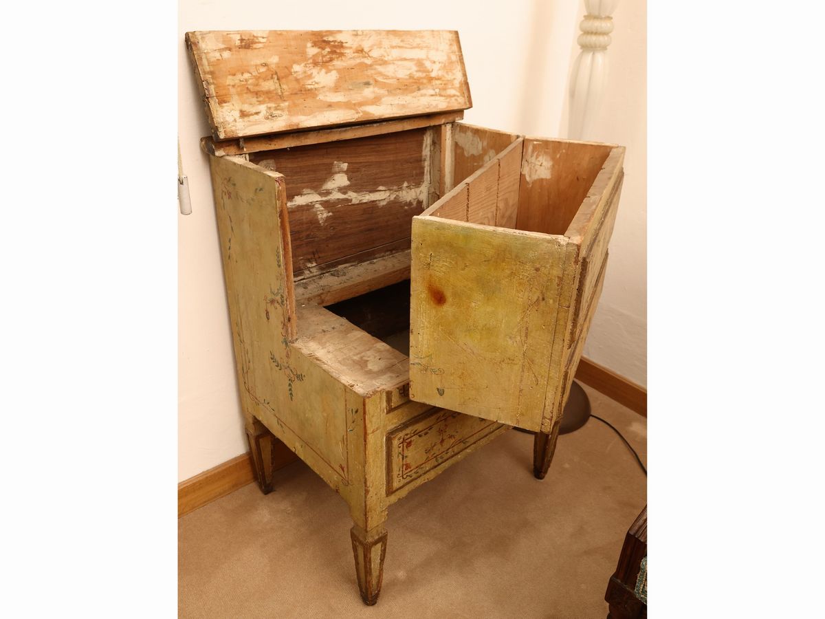 Comodino in Legno Laccato Color Crema