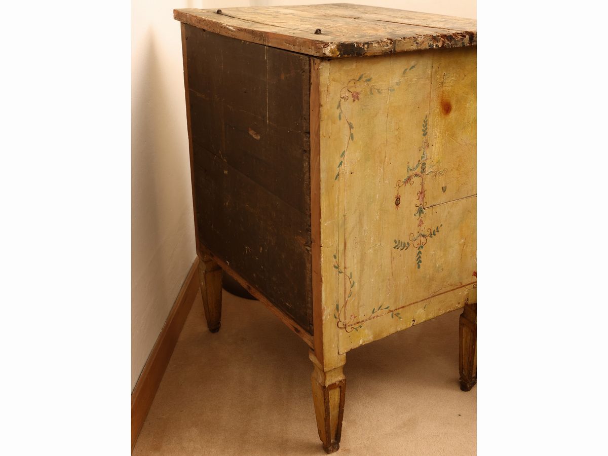 Comodino in Legno Laccato Color Crema