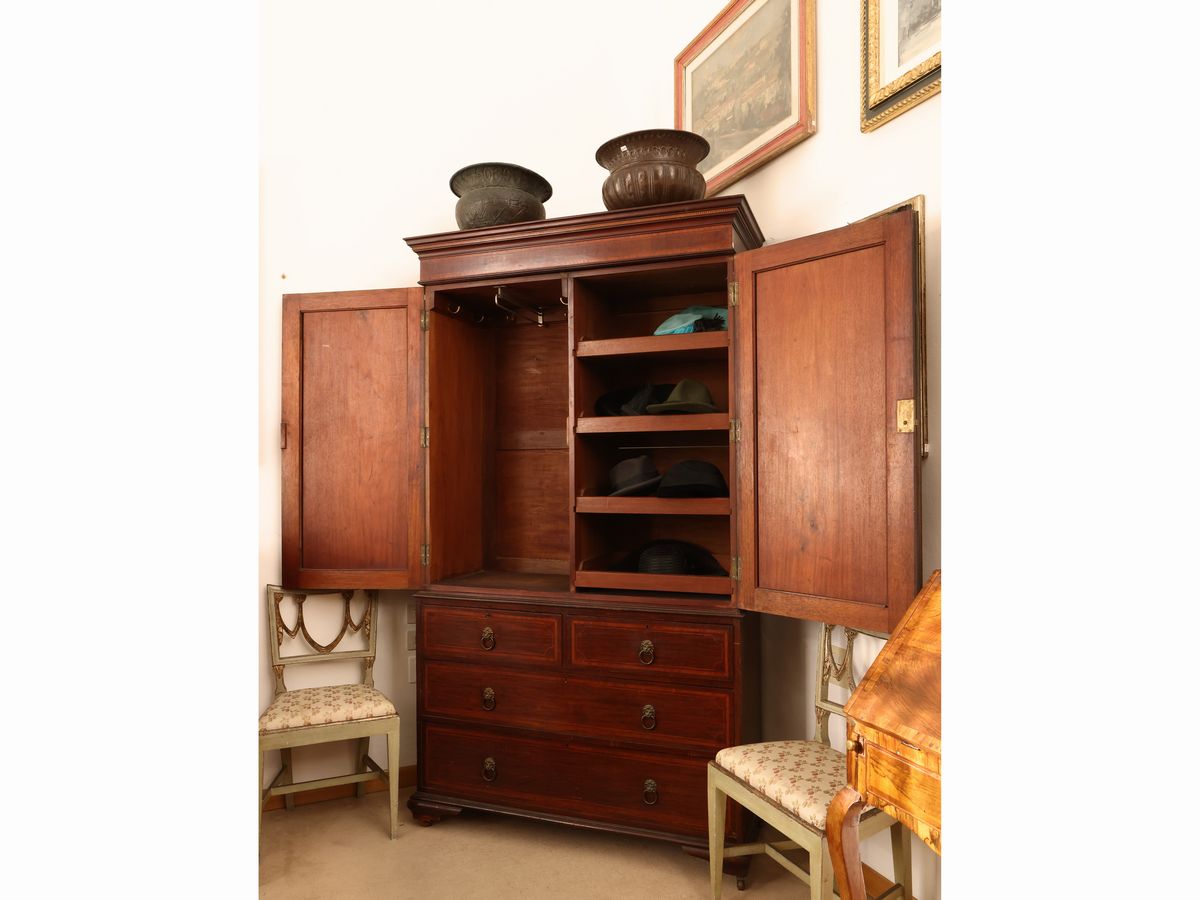 Armadio per Guardaroba Maschile in Satinwood