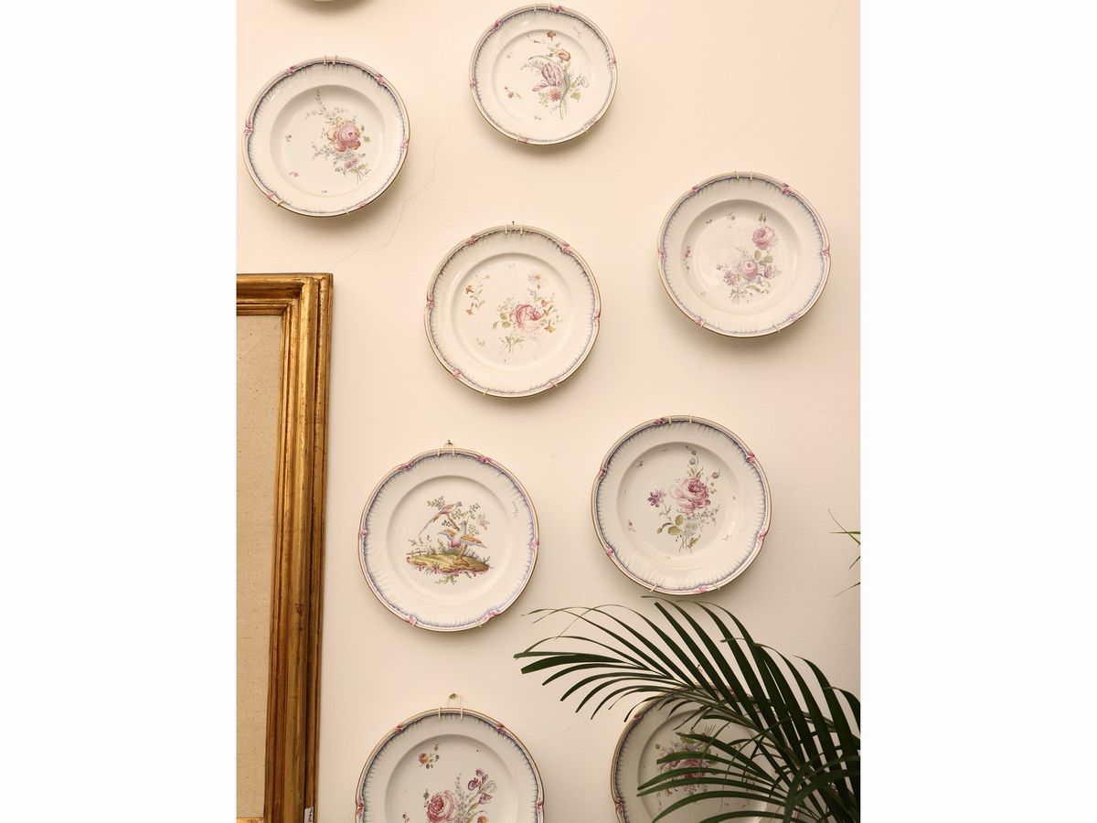 Serie Ventuno Piatti Decorativi in Maiolica, Luneville China