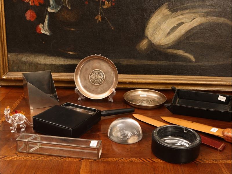 Lotto di Accessori da Scrivania