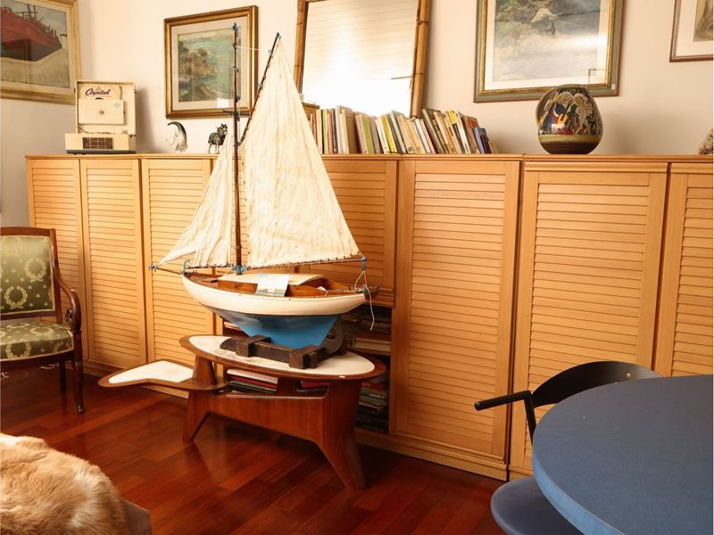 Armadio Basso in Legno Chiaro di Foggia Moderna