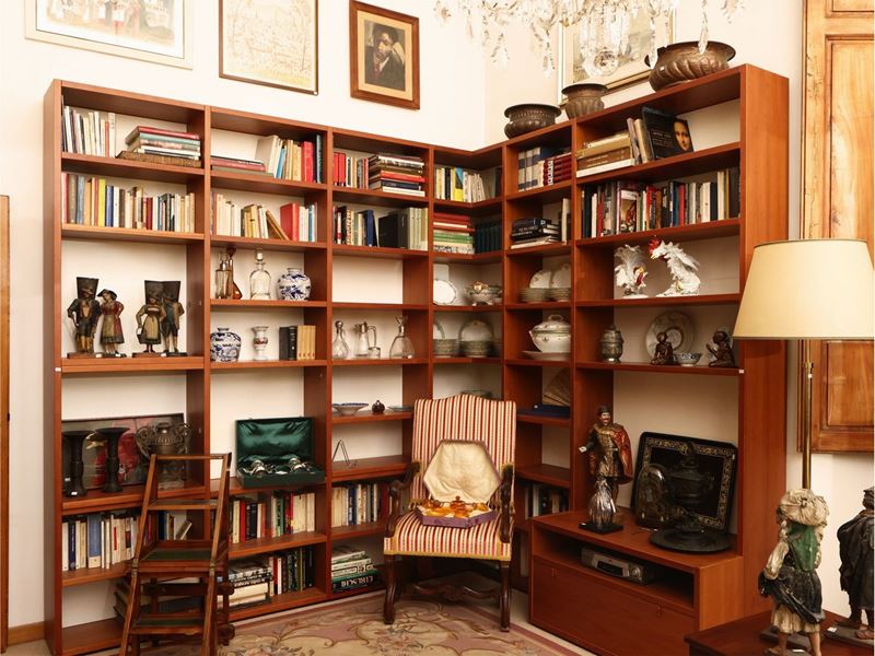 Libreria Ad Angolo in Legno Color Noce di Foggia Moderna