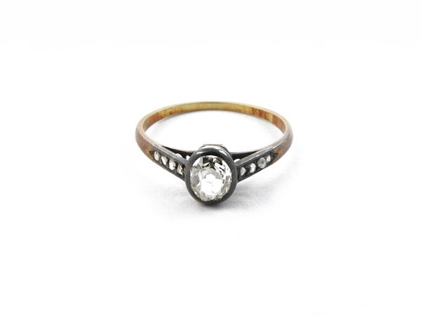 Yellow gold and silver ring with diamond