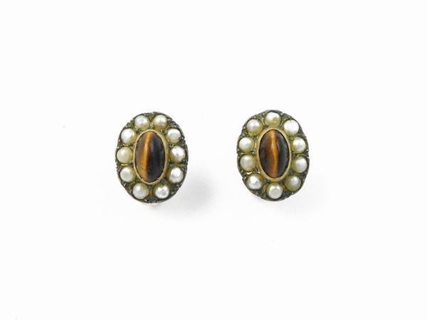 Yellow gold and silver earrings with tiger's eye quartz and micropearls  - Auction Jewels and Watches - Maison Bibelot - Casa d'Aste Firenze - Milano