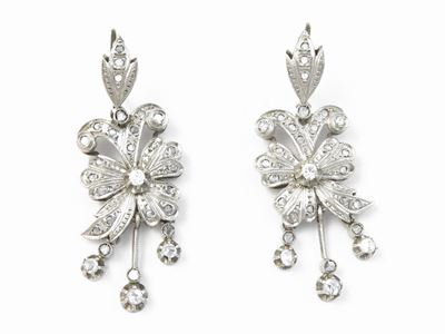 Orecchini Pendenti in Oro Bianco con Diamanti