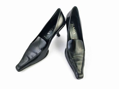 Prada, Décolleté in Pelle Nera