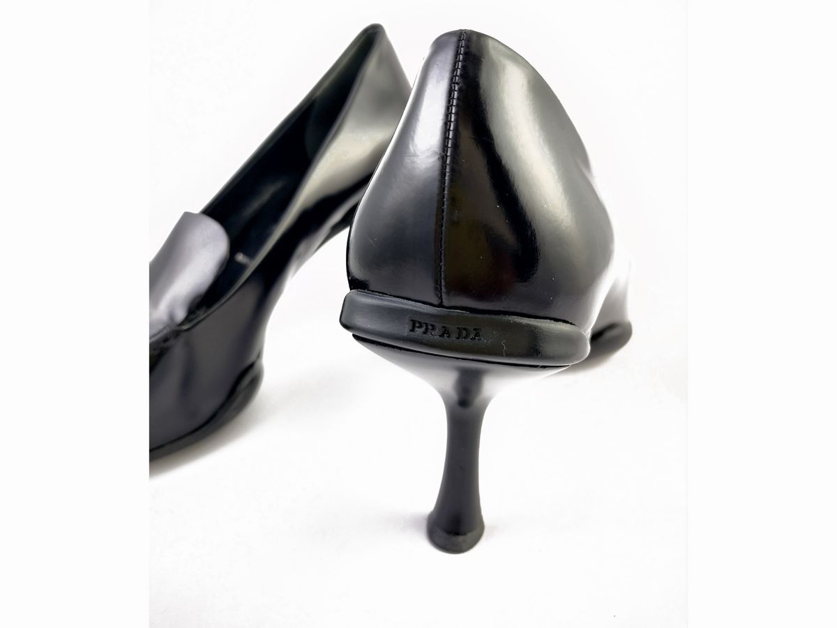 Prada, Décolleté in Pelle Nera
