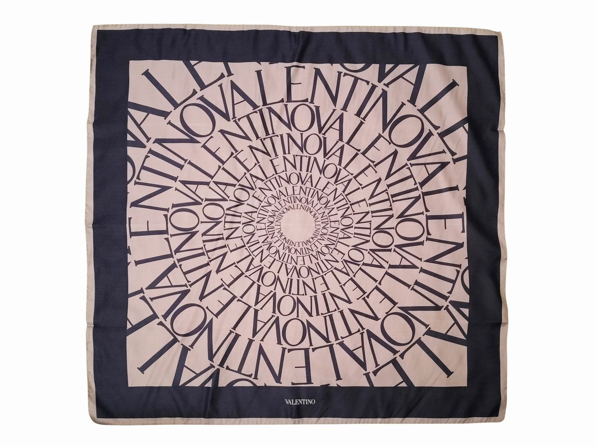 Valentino, Coppia di Foulard in Seta