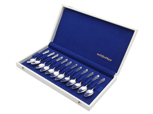A Set of Twelve Silver Coffee Spoons  (Netherlands, early 20th Century)  - Auction A florentine house. Between tradition and modernity Silvers - I - - Maison Bibelot - Casa d'Aste Firenze - Milano