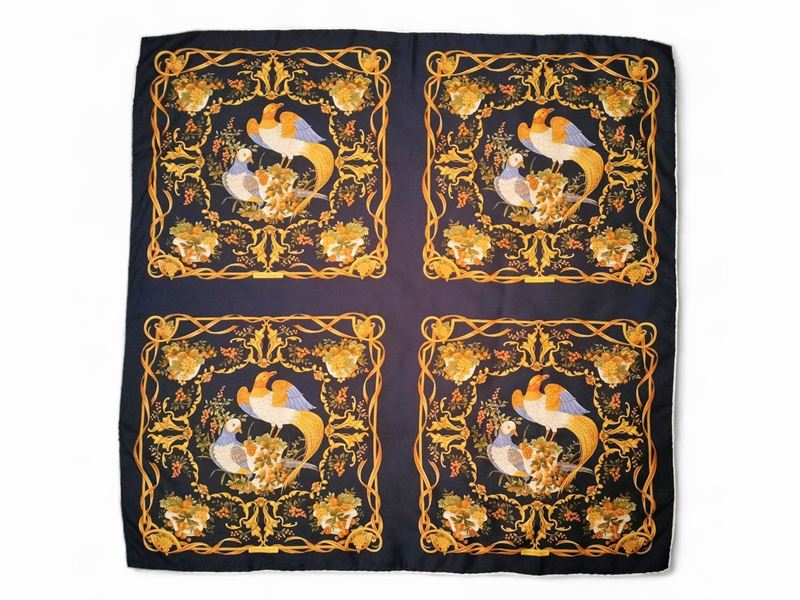 Salvatore Ferragamo, Foulard in Seta