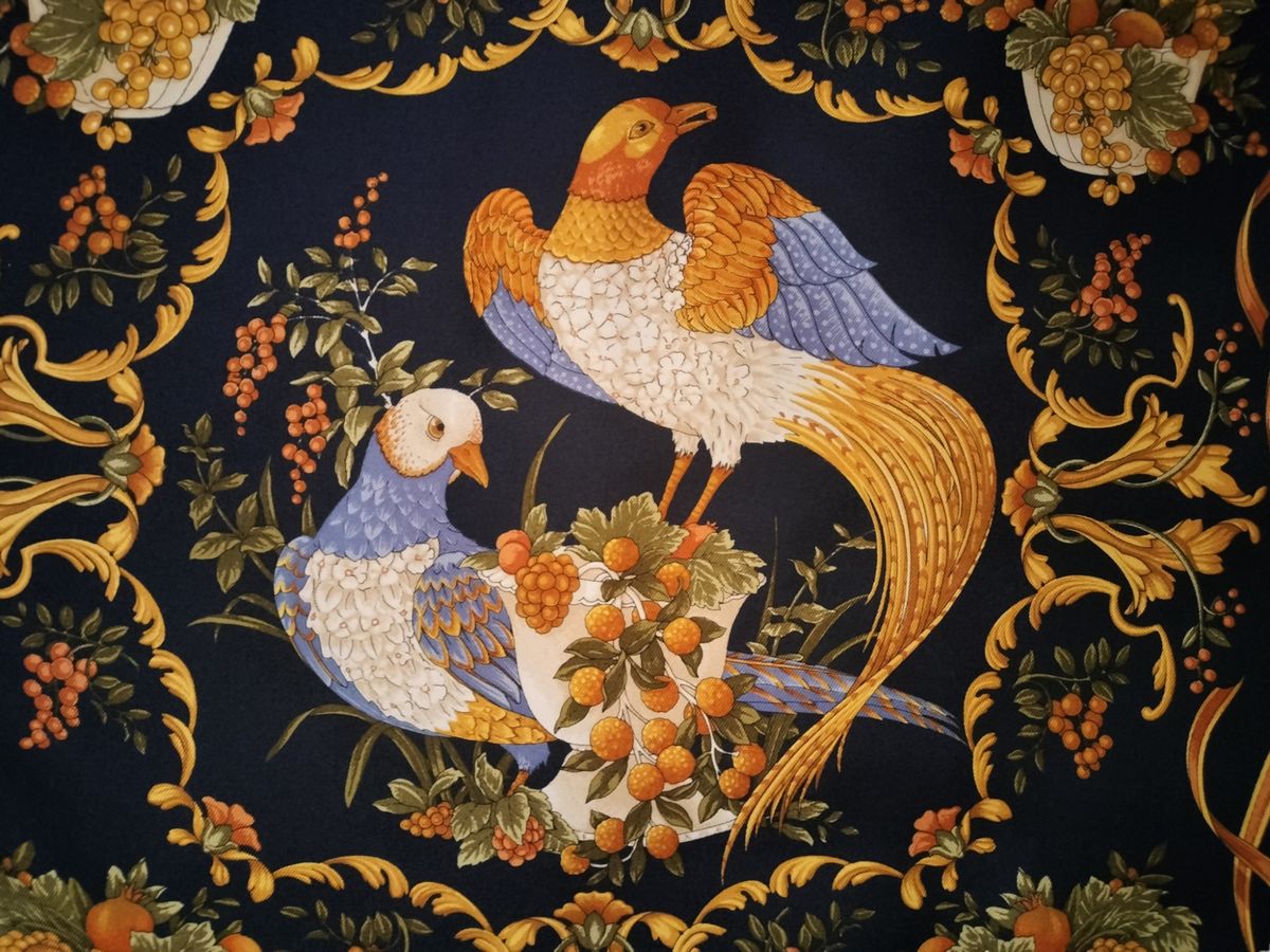 Salvatore Ferragamo, Foulard in Seta