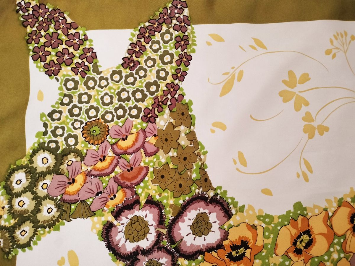 Salvatore Ferragamo, Foulard in Seta