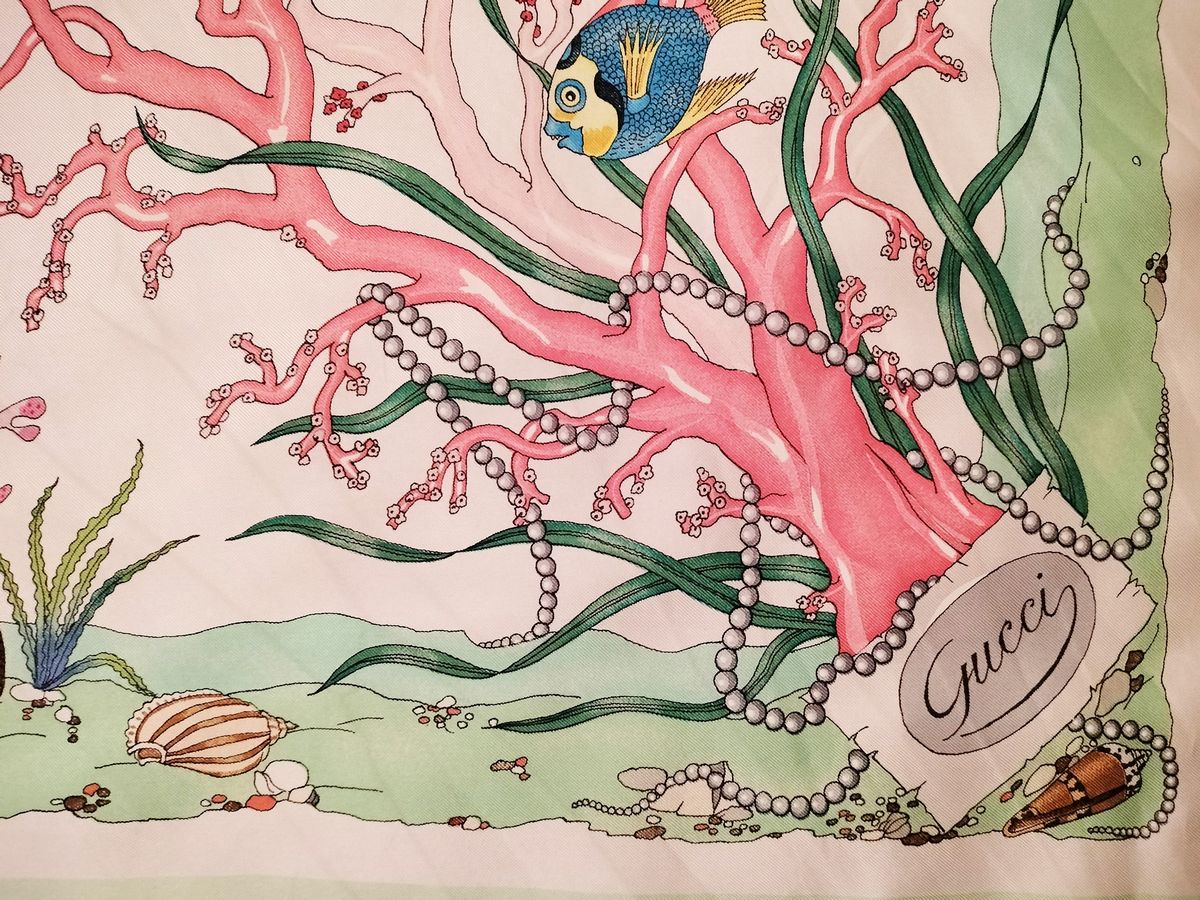 Gucci, Due Foulard in Seta