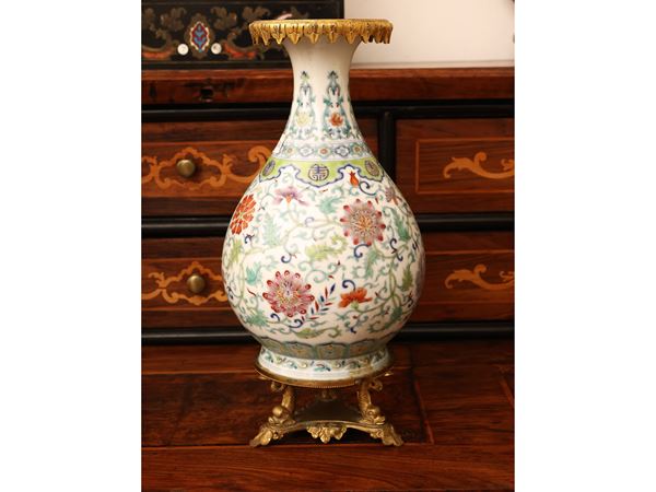 Porcelain bottle vase