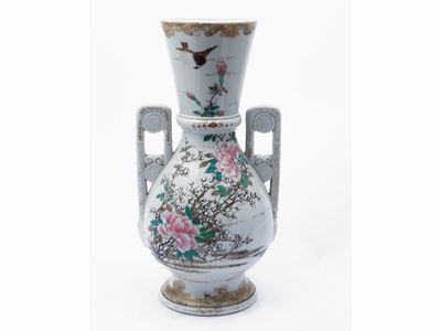 Vaso in Porcellana con Decoro a Smalti Policromi e Oro