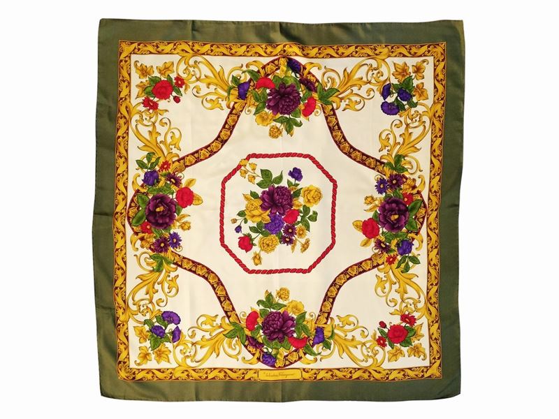 Salvatore Ferragamo, Foulard in Seta