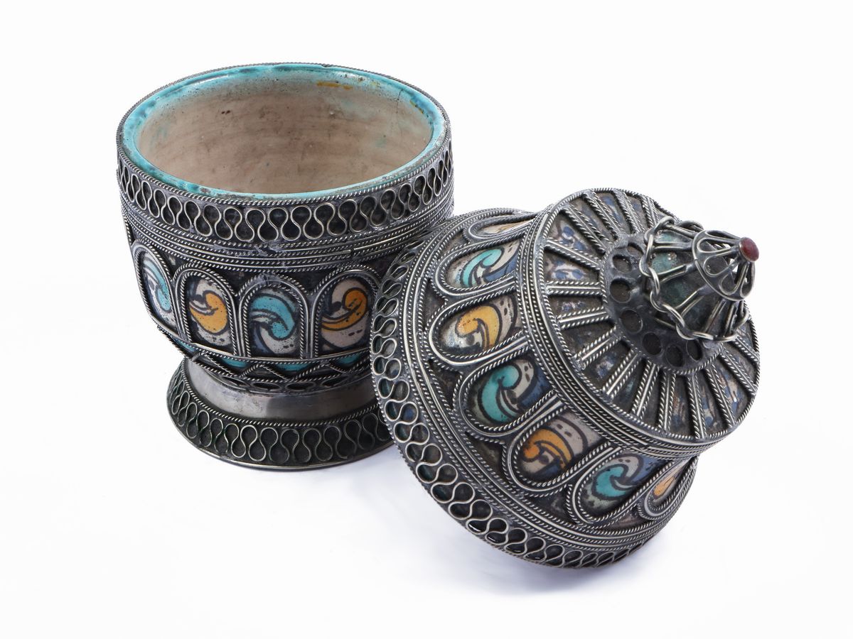 Vaso in Metallo e in Ceramica Smaltata
