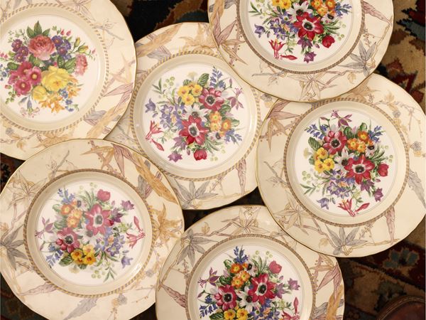 Serie di dodici piatti in porcella, Royal Worchester