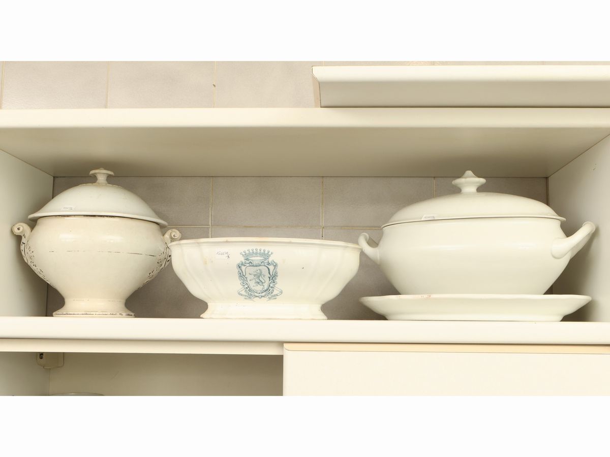 Assortimento di Nove Zuppiere D'epoca