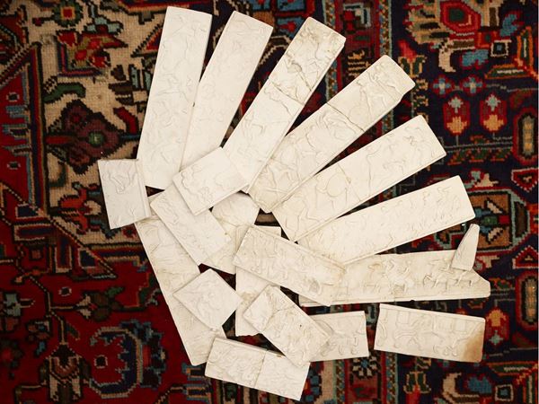 Raccolta di tredici bassorilievi in gesso, XIX/XX secolo