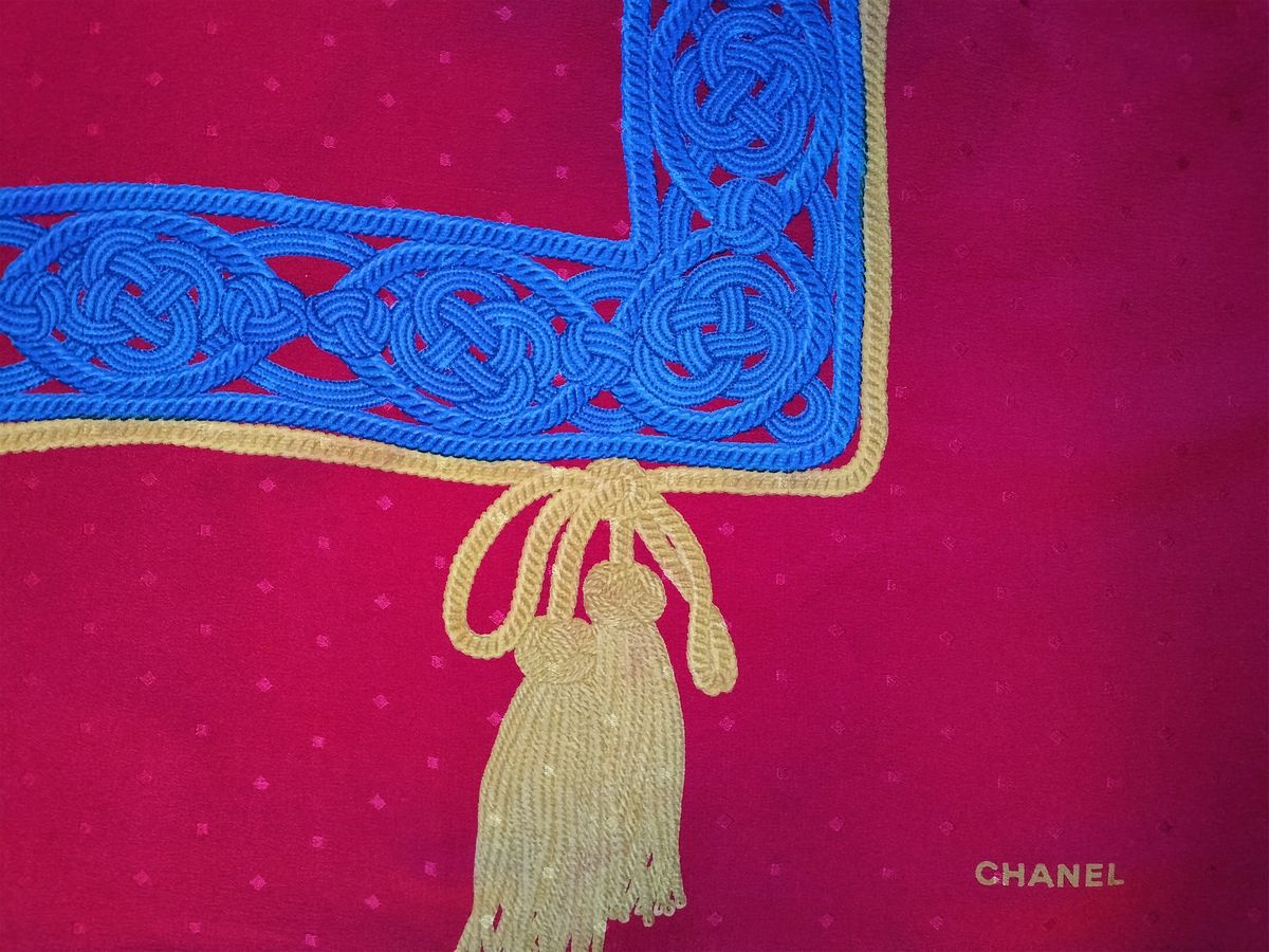 Chanel, Due Foulard in Seta