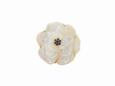 Anello in Oro Giallo con Zaffiri e Madreperla