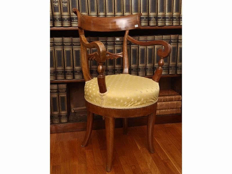 Poltroncina in Noce