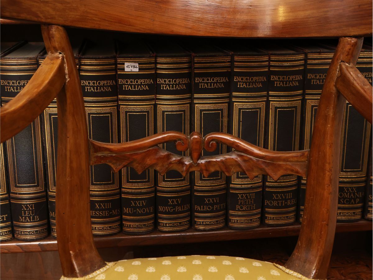 Poltroncina in Noce