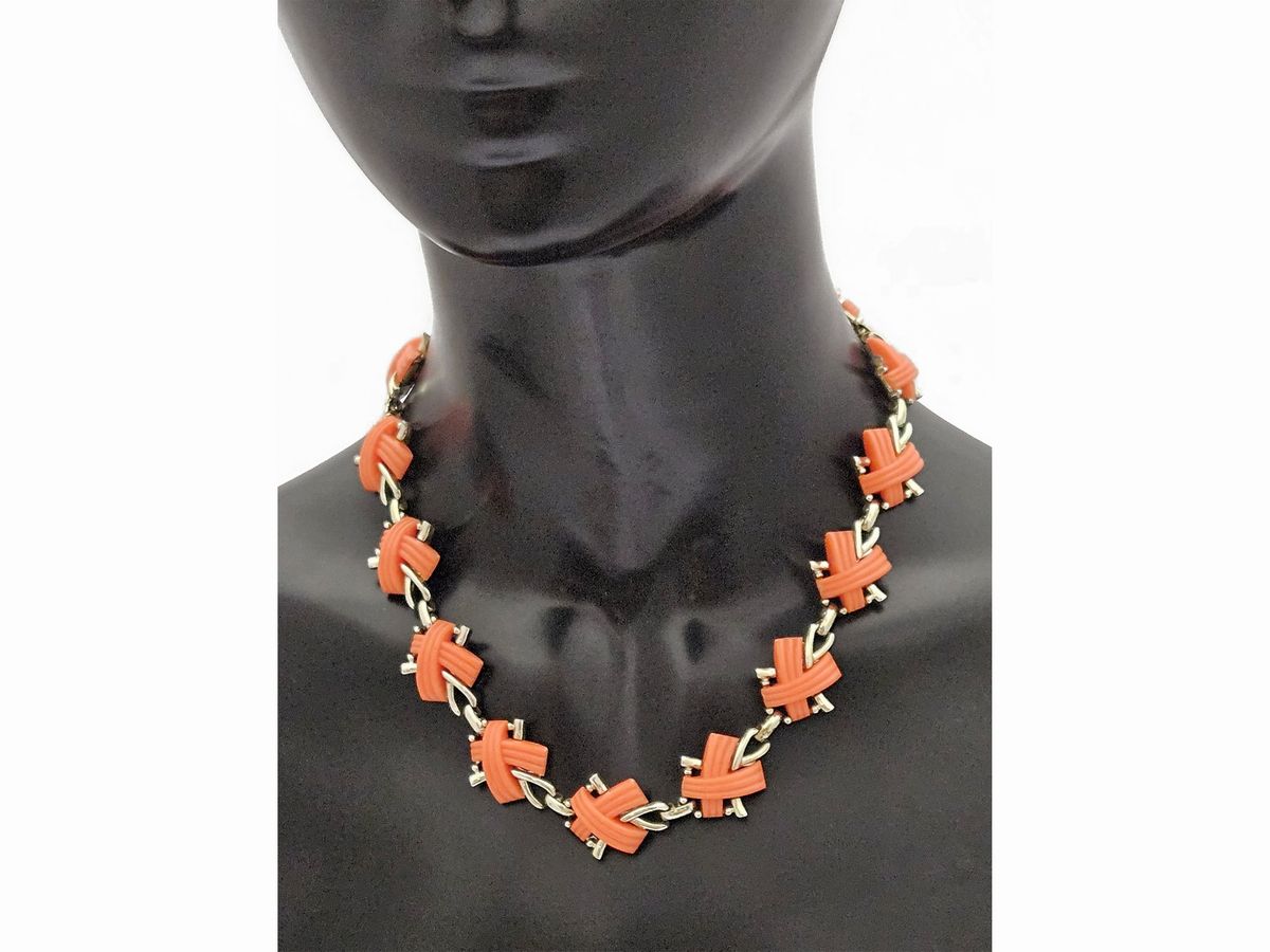 Marboux, Parure