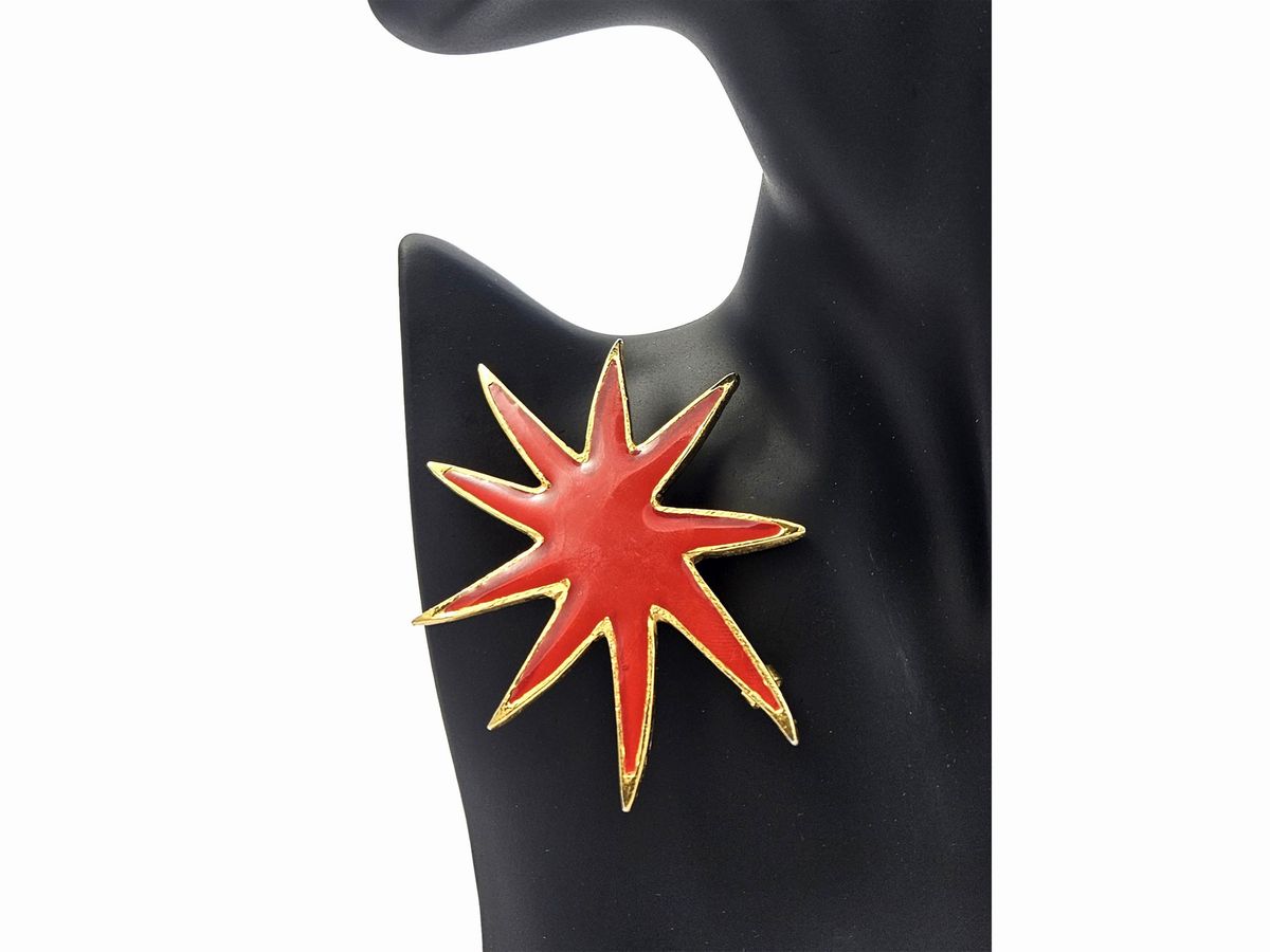 Grande Spilla in Smalto Rosso a Forma di Stella