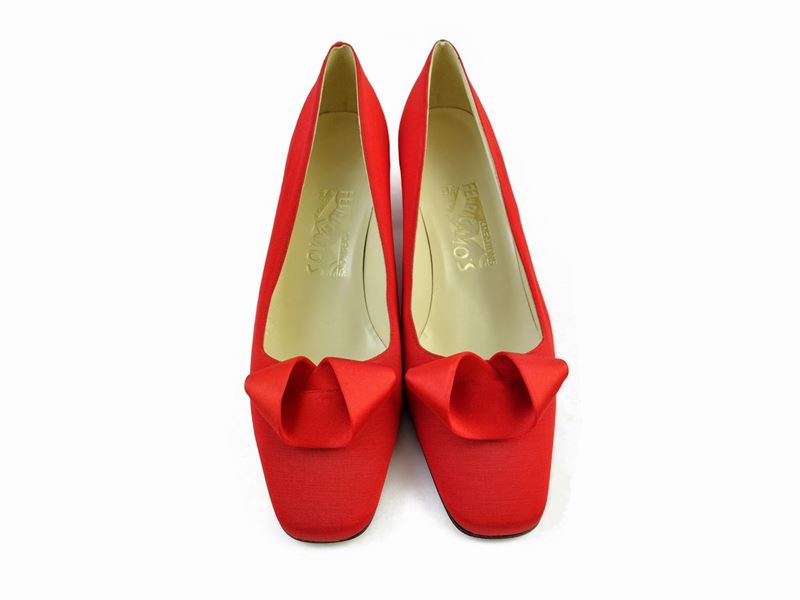 Salvatore Ferragamo Limited Edition, Decolletè in Gros Rosso