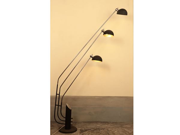 Large floor lamp in chromed and patinated steel, attributable to Luci Milano