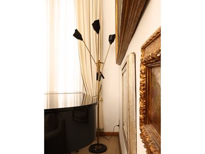 Lampada da Terra in Ottone e Metallo Laccato Nero
