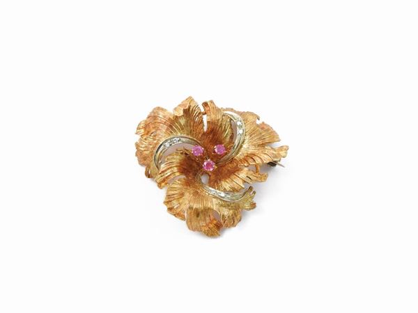 Yellow gold brooch with rubies  - Auction Jewels and Watches - Maison Bibelot - Casa d'Aste Firenze - Milano