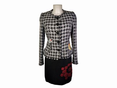 Moschino Cheap And Chic, Composé
