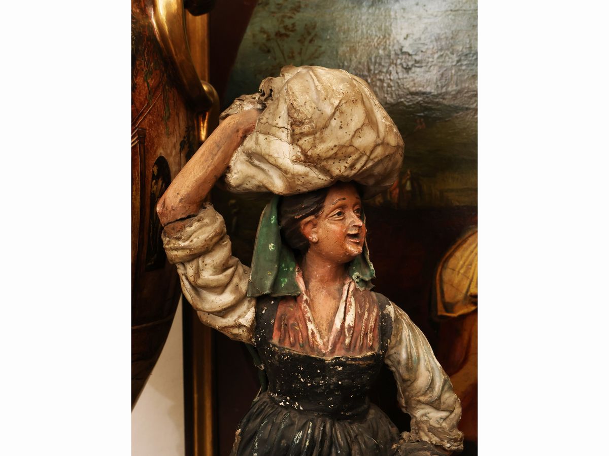 Tre Personaggi da Presepe in Cartapesta Dipinta