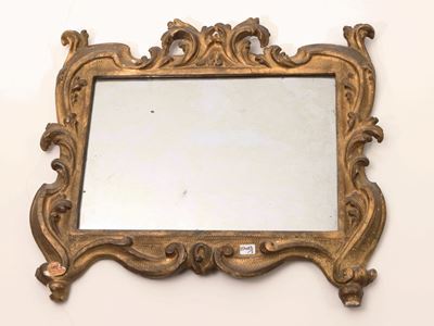 Coppia di Piccole Specchiere con Cornici in Legno Intagliato e Dorato