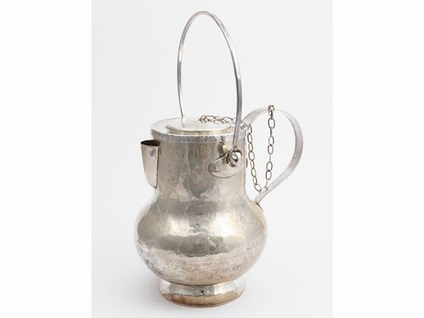 Brocca da vino in argento martellato, Brandimarte Firenze