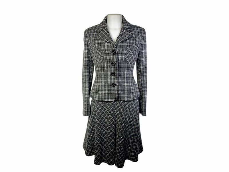 D&g Dolce e Gabbana, Tailleur Gonna Grigia in Lana Bouclè a Fantasia Tartan