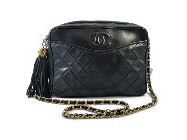 Chanel, "Camera bag", Black matelassé leather bag with cuir tassel