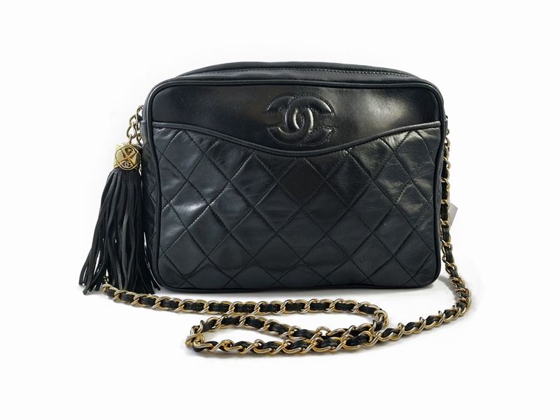 Chanel, "camera Bag", Borsa in Pelle Nera Matelassé con Nappa Cuir