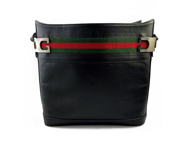 Gucci, Black leather bucket bag