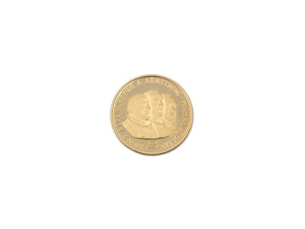 Gold Apollo 11 commemorative medal